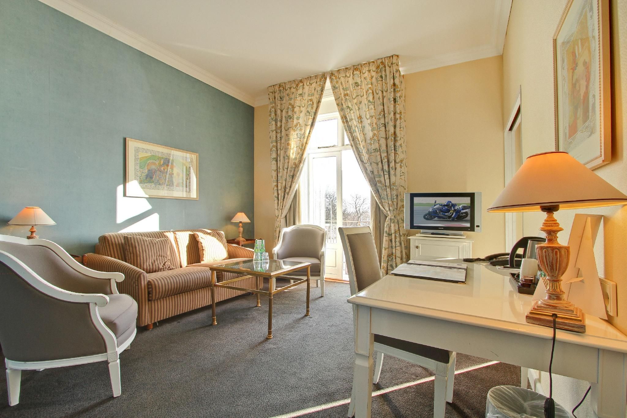 Junior Suite (2 Adults)