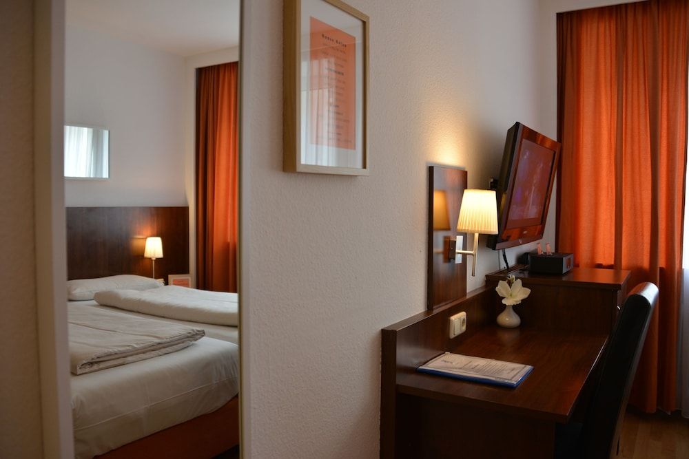 Hotel Italia Standard Double or Twin Room 8