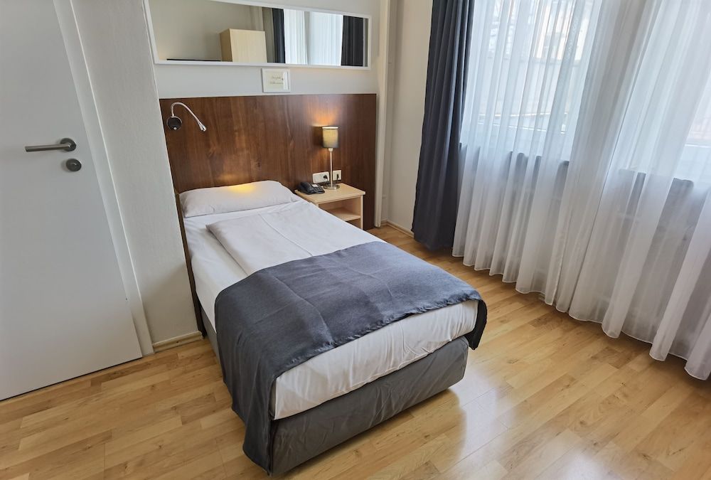 undefined Hotel Italia 4
