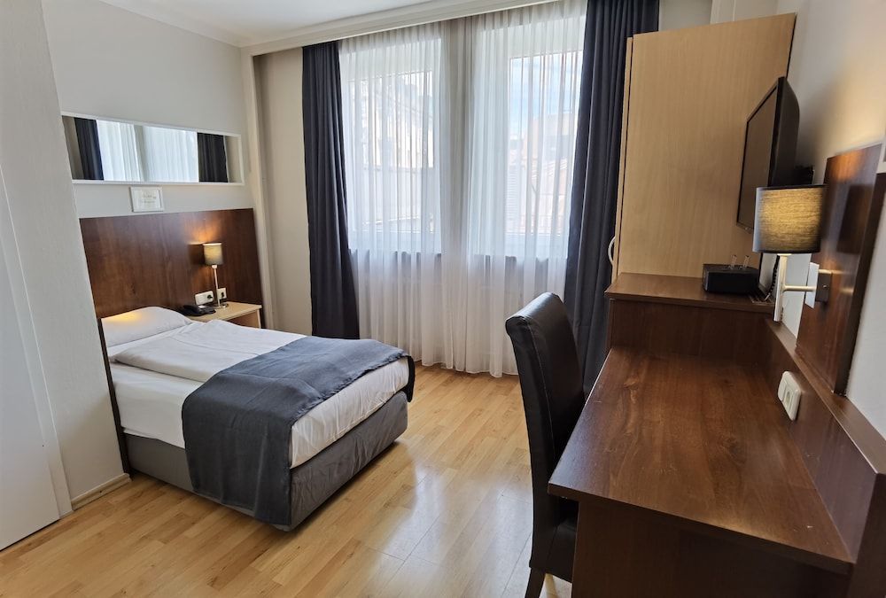 undefined Hotel Italia 7