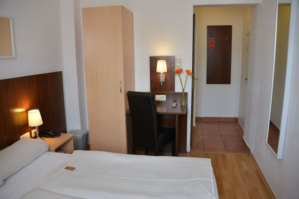 Hotel Italia Standard Double or Twin Room 6