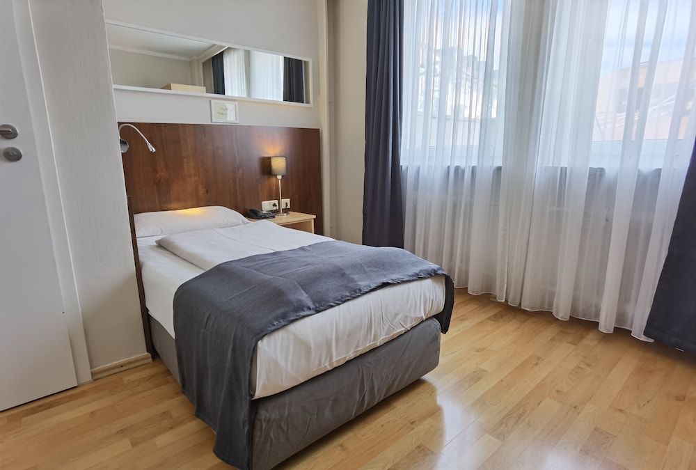 undefined Hotel Italia 5