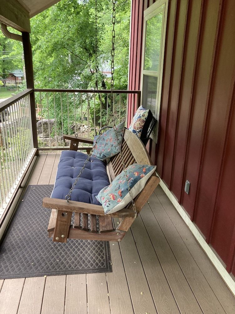 Forest Glen: Treehouse #1