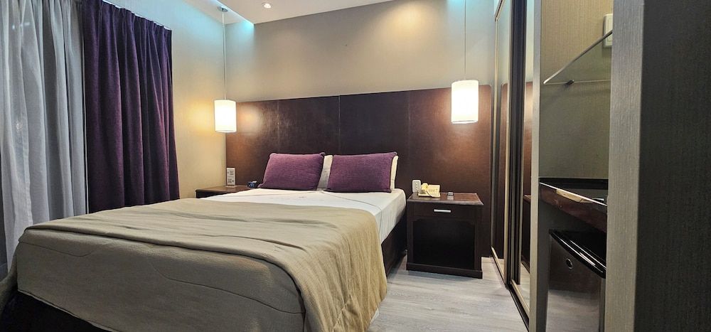 Standard Room, 1 Queen Bed