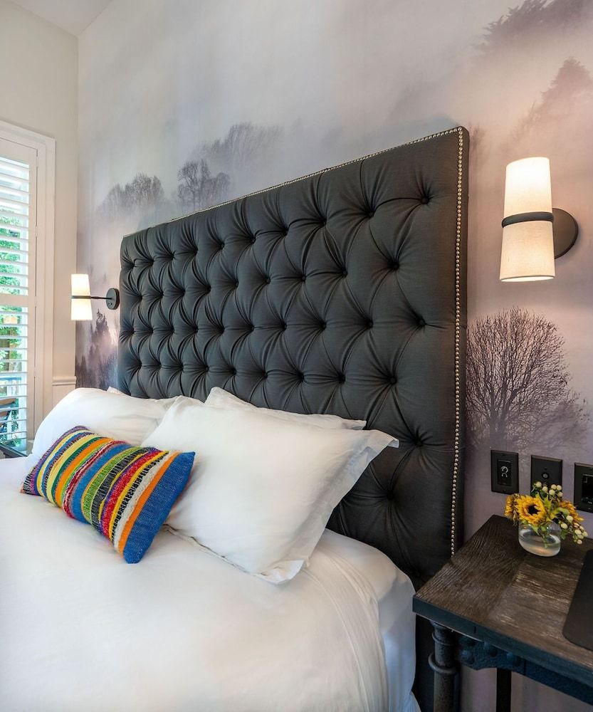 Brannan Cottage Inn Standard Room, 1 King Bed 5