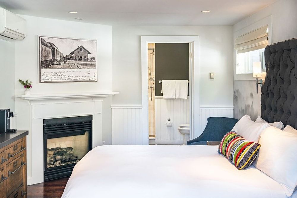 Brannan Cottage Inn Superior Room, 1 King Bed, Fireplace 2