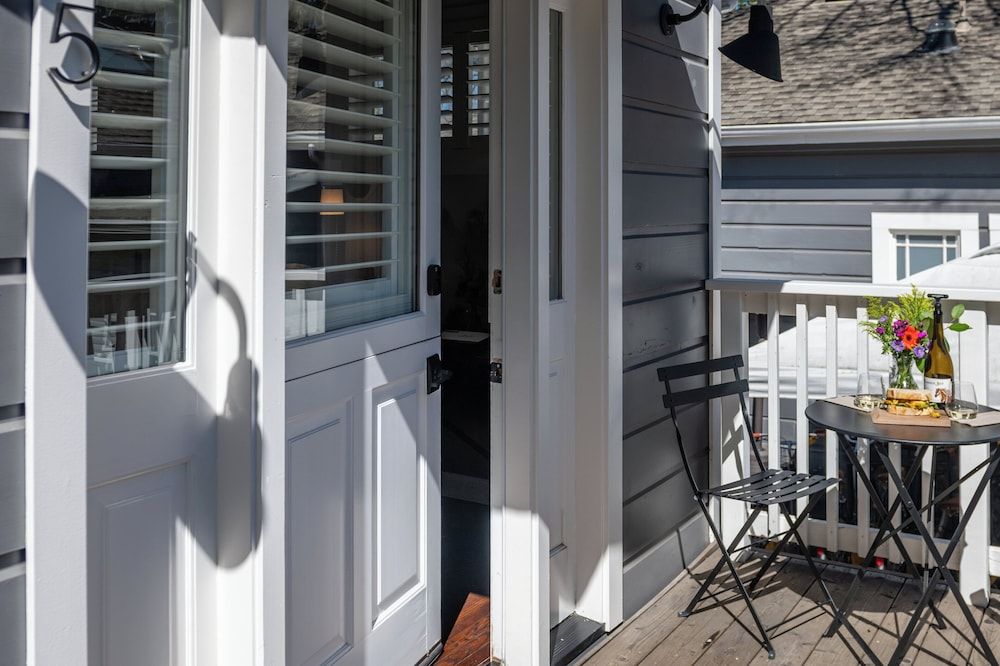 Brannan Cottage Inn Standard Room, 1 King Bed 7