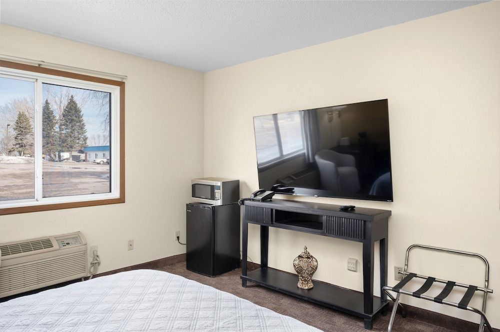 Stay Inn Single Queen Room 9