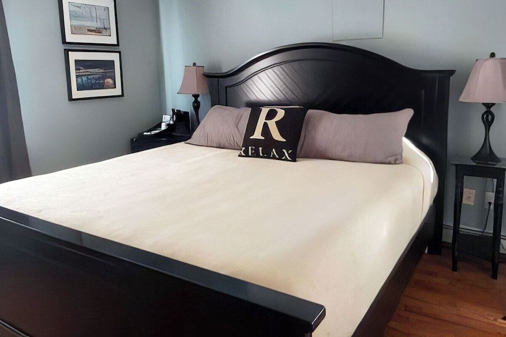 Executive Room, 1 King Bed, Private Bathroom