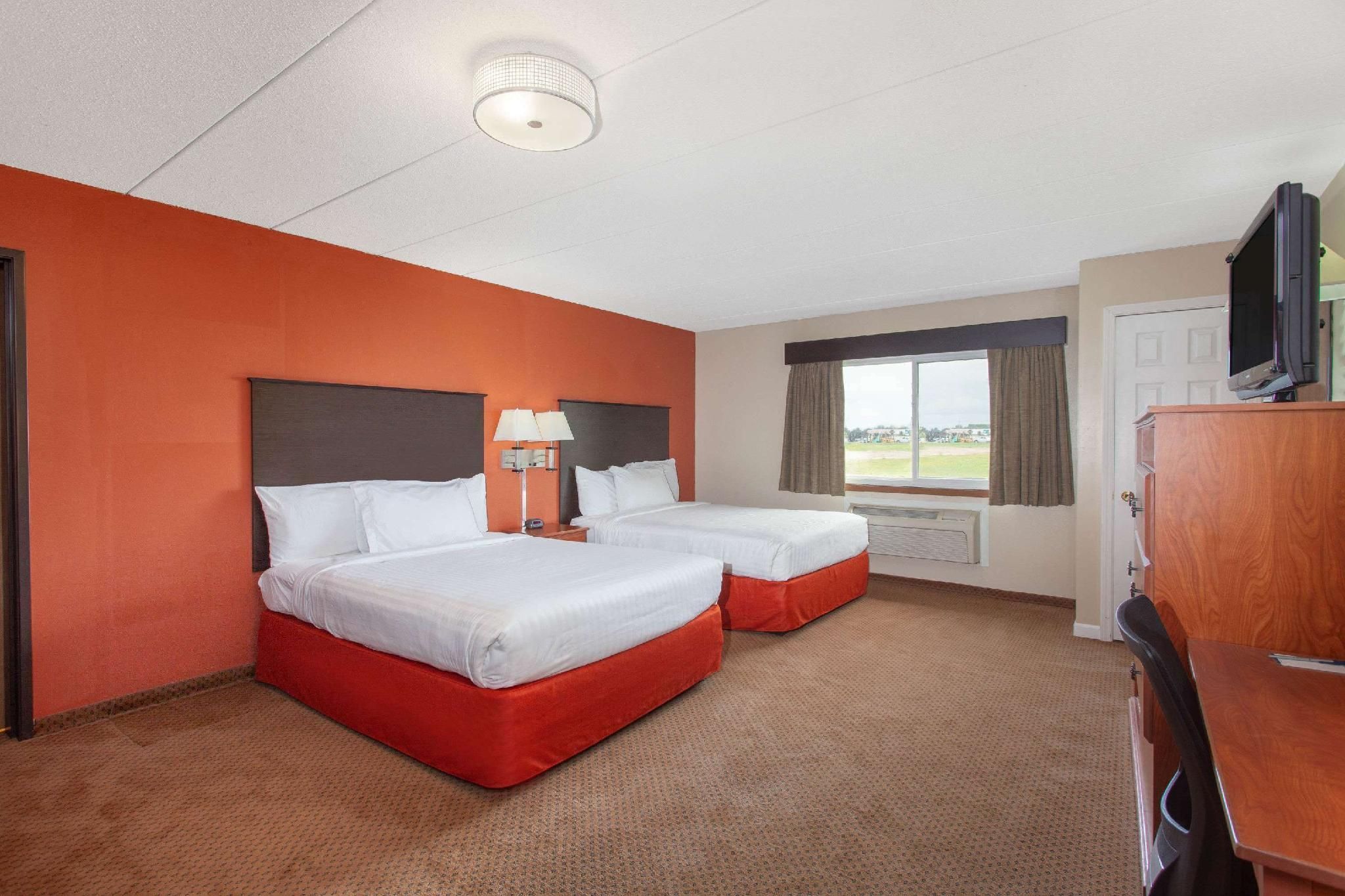 AmericInn by Wyndham Willmar 2 Queen Beds Deluxe Room Non-Smoking