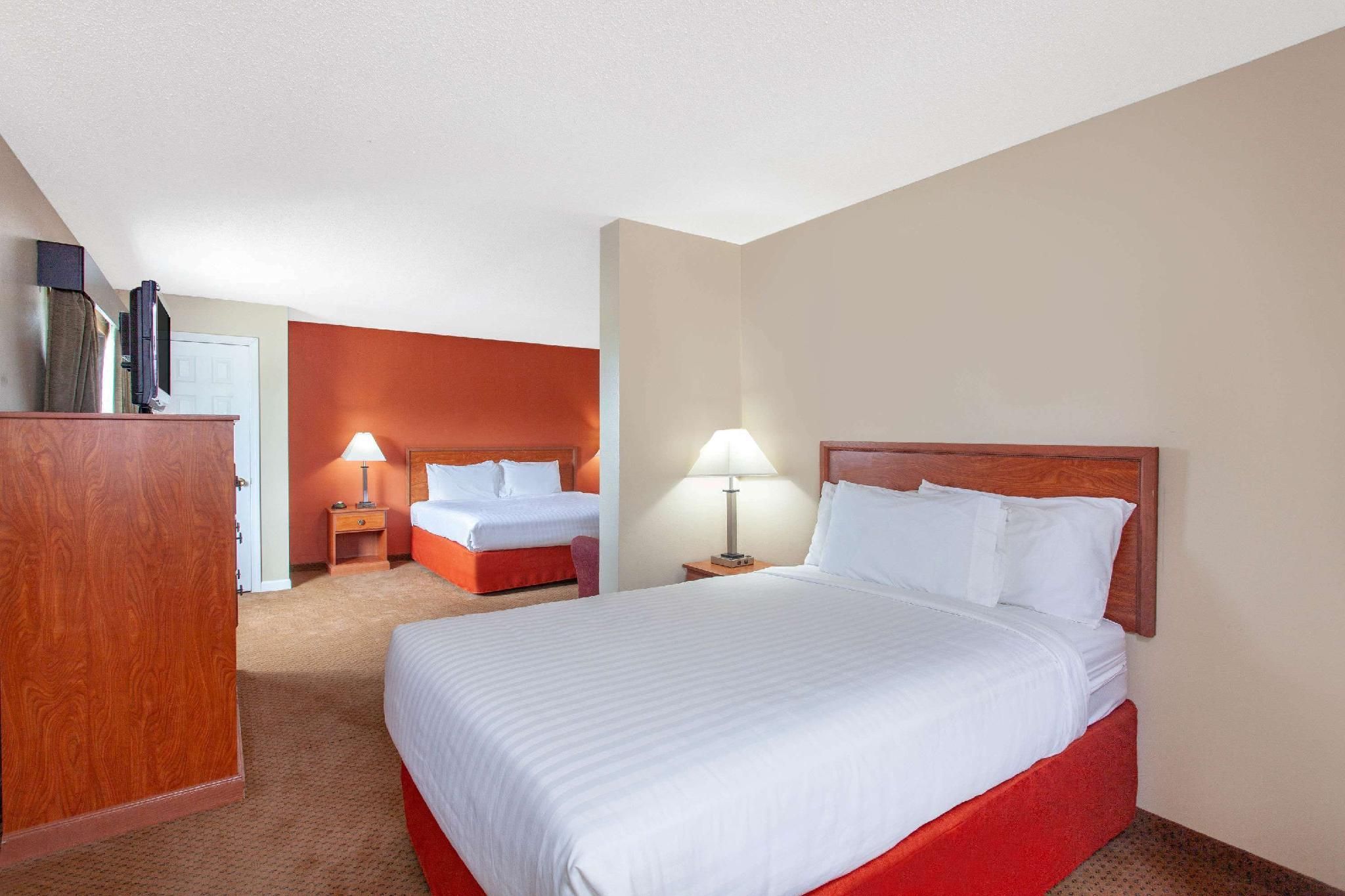 AmericInn by Wyndham Willmar 1 King Bed and 1 Double Bed, Studio Suite Non-Smoking