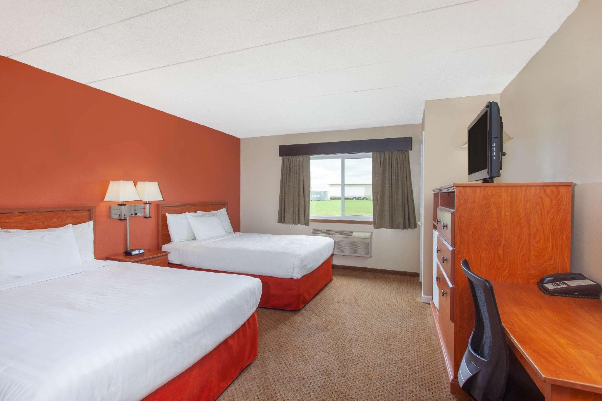 AmericInn by Wyndham Willmar 2 Queen Beds Non-Smoking