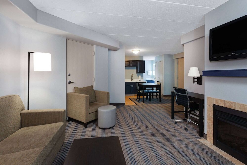 Suite, 1 Bedroom, Accessible, Non Smoking (Efficiency, Roll-In Shower)