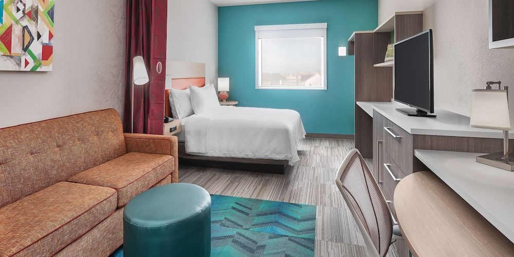 Suite, 1 Queen Bed, Accessible (Mobility & Hearing, Roll-in Shower)