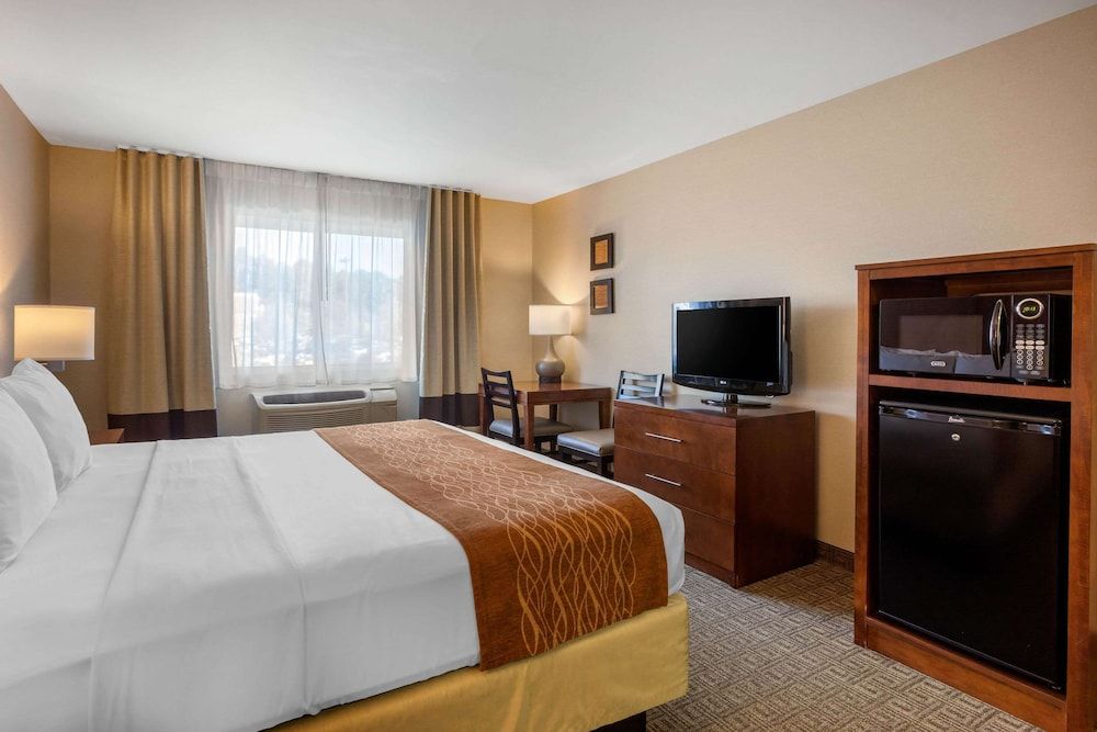 Deluxe Room, 1 King Bed, Top Floor, Non Smoking