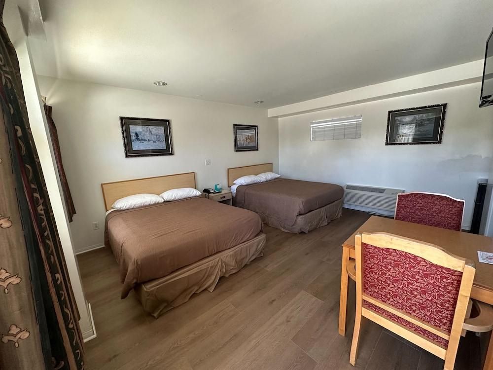 Double Queen Bedroom