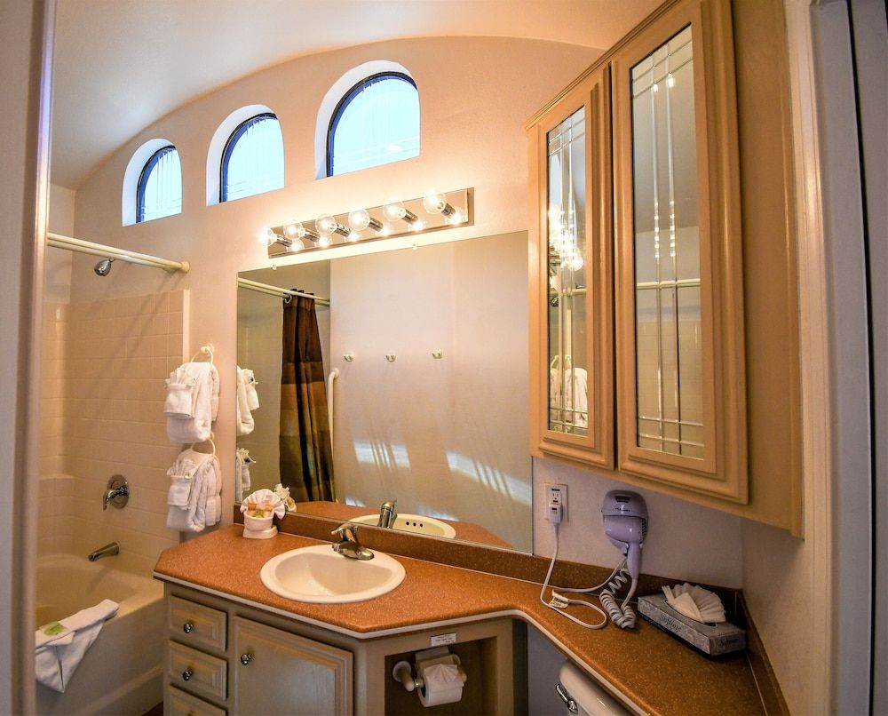 Sedona Pines Resort Cottage, 1 Bedroom 9