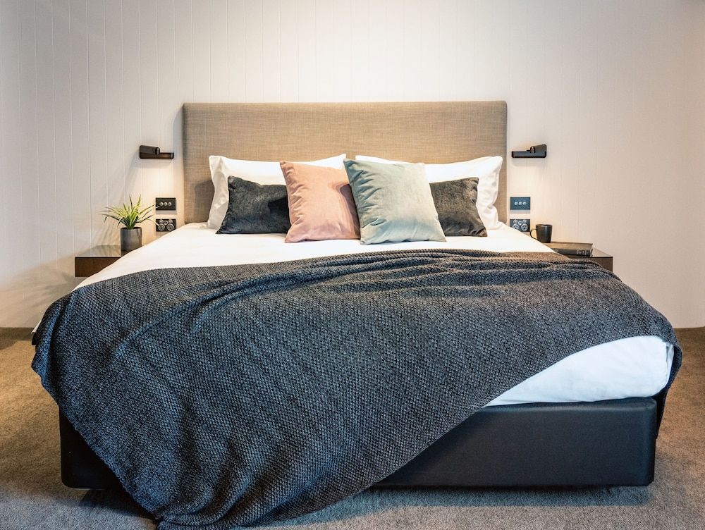 Kamana Lakehouse Kamana King