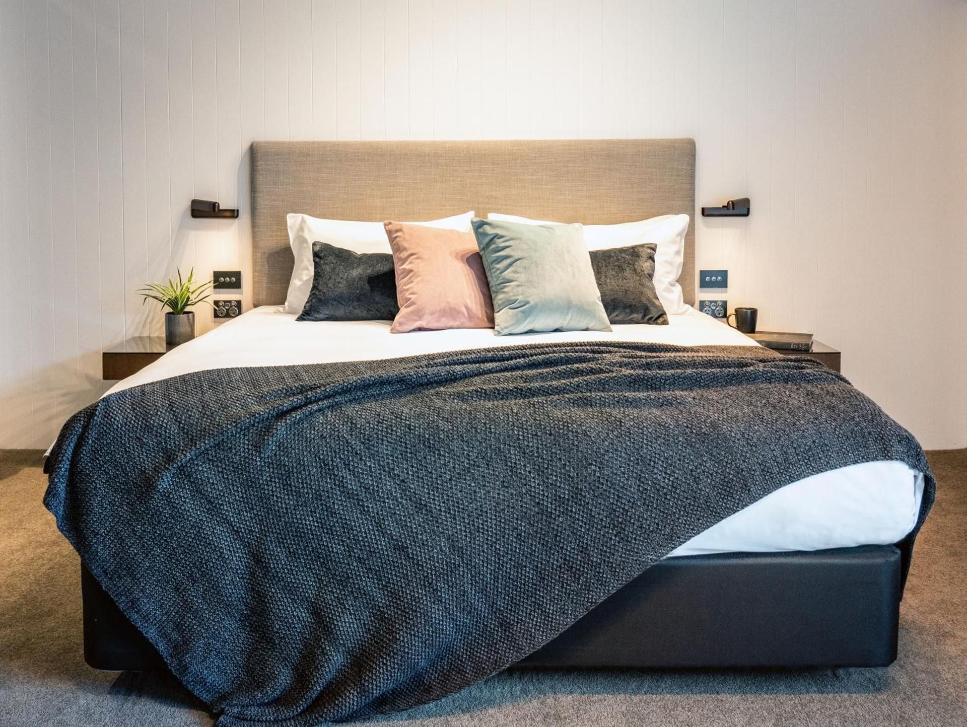 King Room  Remarkables  Mountain View