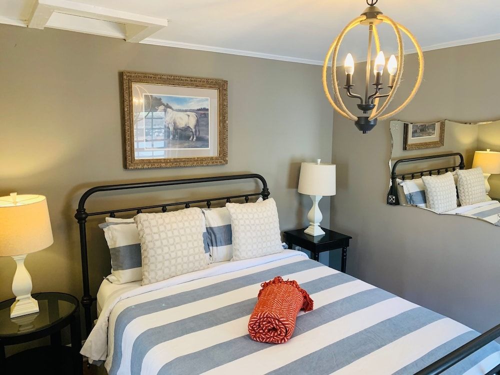 Standard Room, 1 Queen Bed