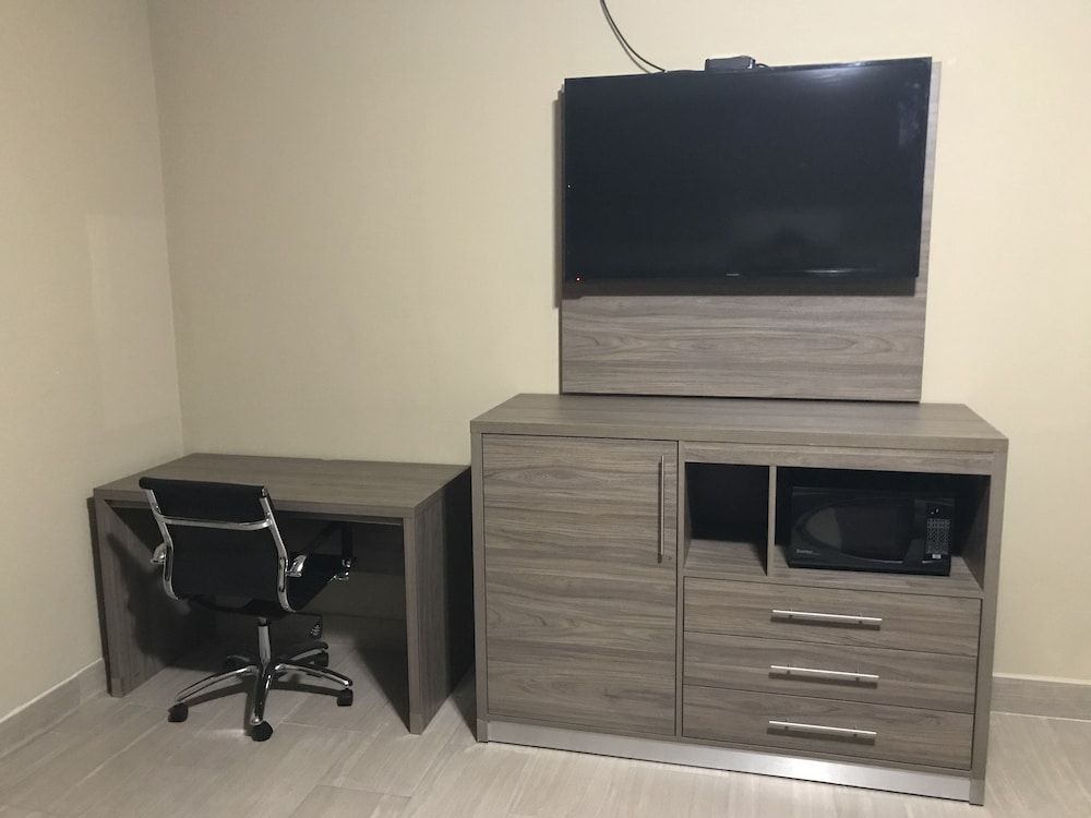 La Bella Inn Standard Room, 1 King Bed 5