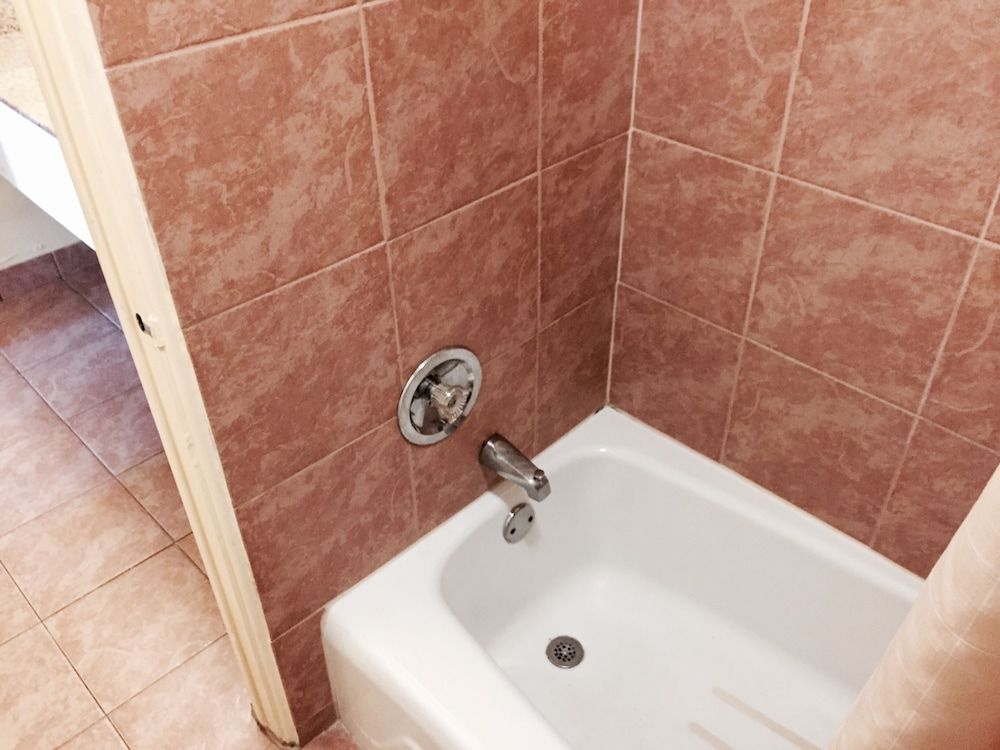 La Bella Inn Standard Room, 1 King Bed 3