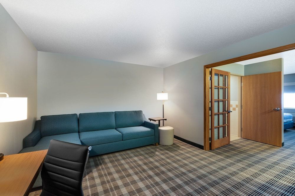 Suite, 1 Bedroom, Non Smoking (1 King Bed)