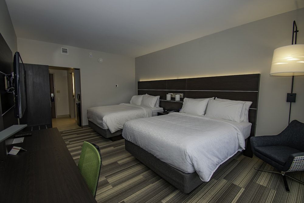 Standard Room, 2 Queen Beds, Accessible, Non Smoking (Communications)