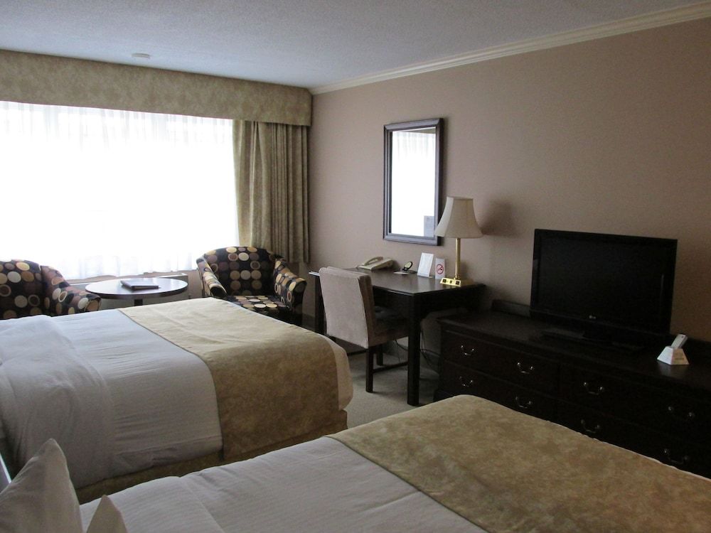 Fredericton Inn Standard Room, 2 Queen Beds 3