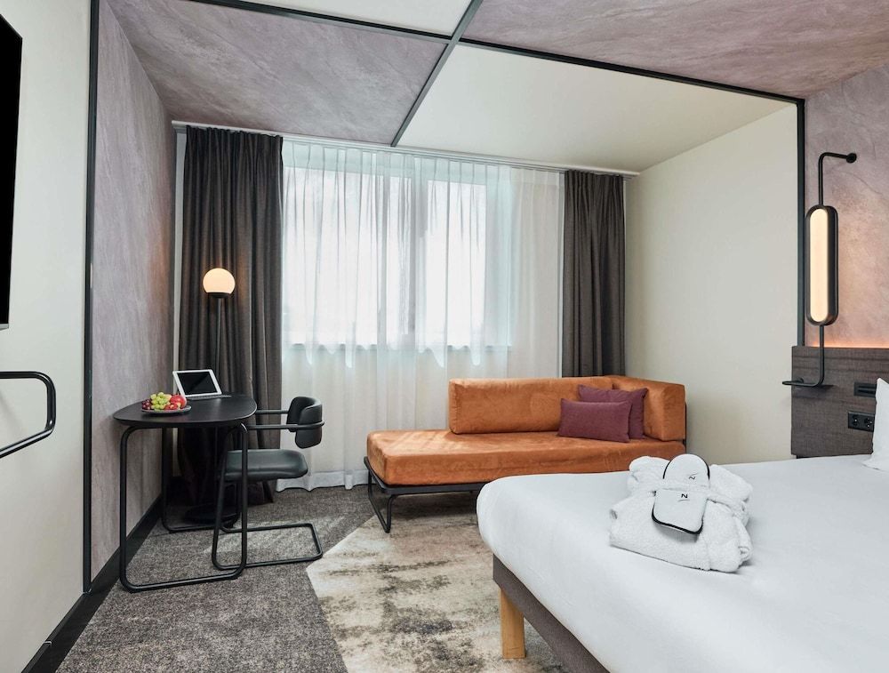 Executive Room, 1 Queen Bed with Sofa bed, Non Smoking