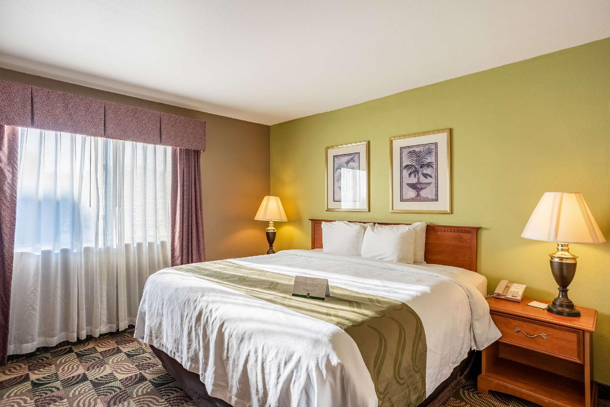 1 King Bed, Nonsmoking, Upgrade