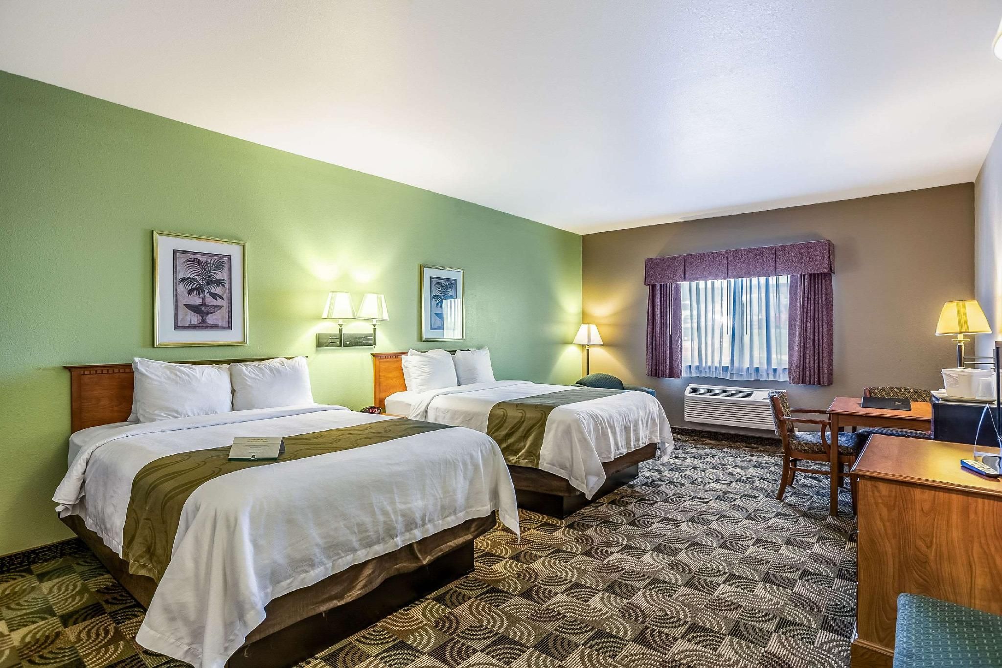 2 Queen Beds, Efficiency, Nonsmoking