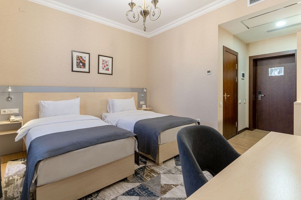 Navruz Hotel Standard Room, 2 Twin Beds, Non Smoking 2