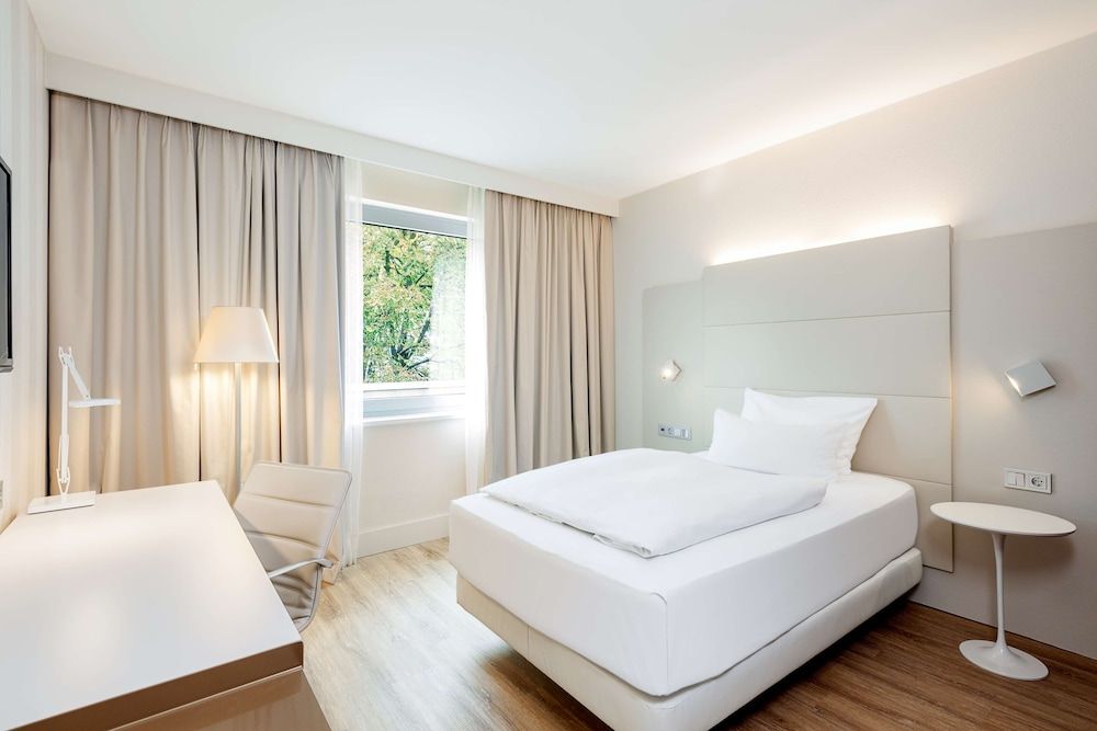 NH Düsseldorf City-Nord Standard Room 2