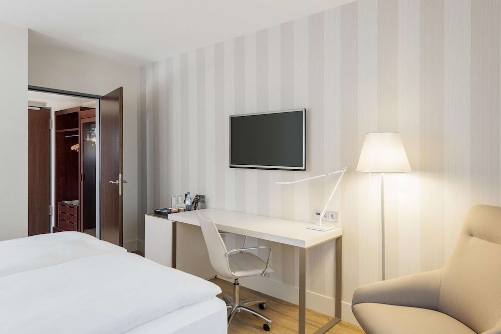 NH Düsseldorf City-Nord Standard Room 5