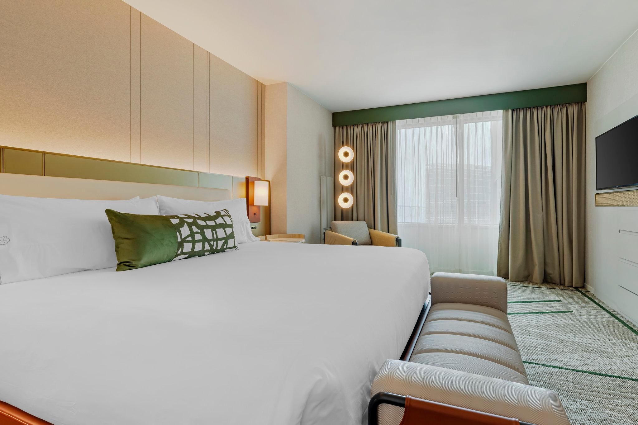 Spacious Executive Suite with King Bed - Pool View