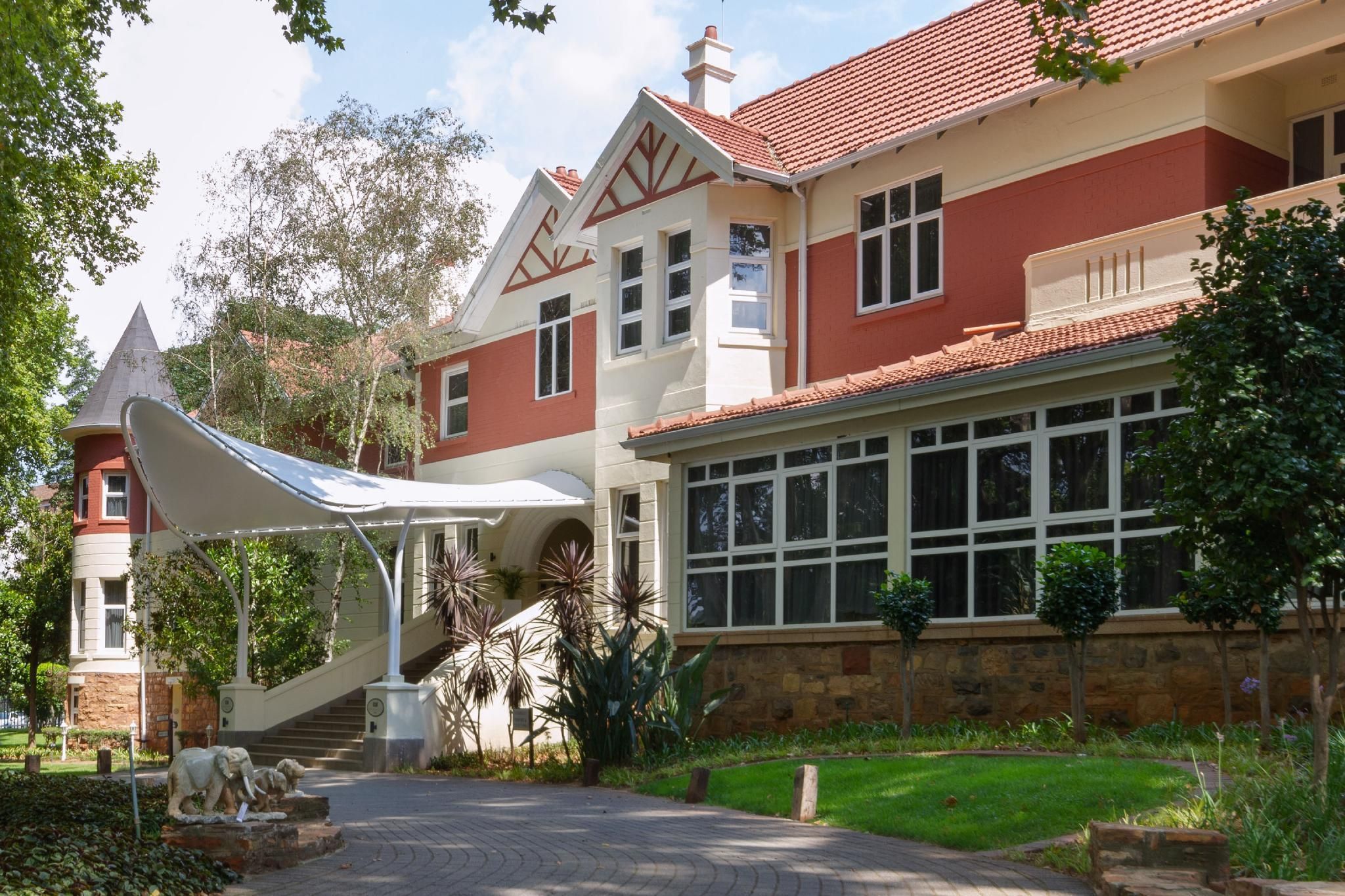 undefined Holiday Inn Johannesburg Sunnyside Park by IHG 3