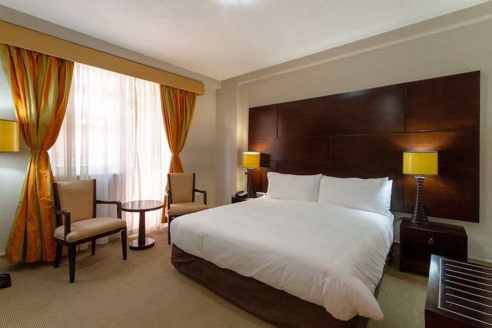 Holiday Inn Johannesburg Sunnyside Park by IHG Standard Room 4