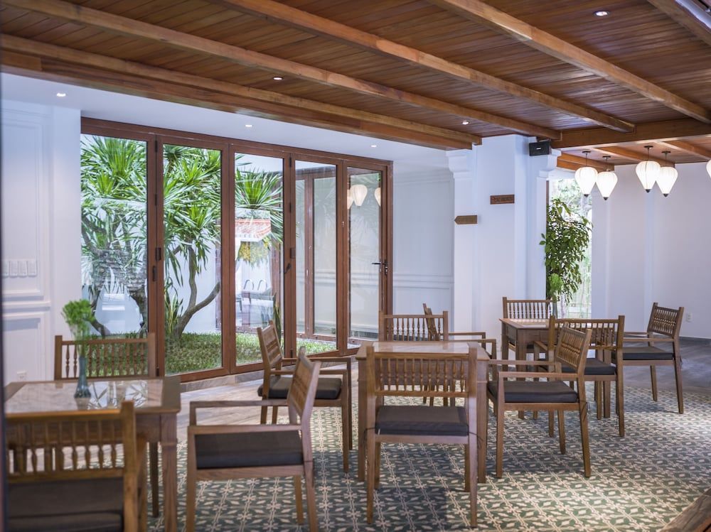 undefined Vinh Hung Old Town Hotel 9