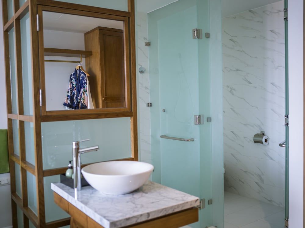 Vinh Hung Old Town Hotel Superior Room, City View 8