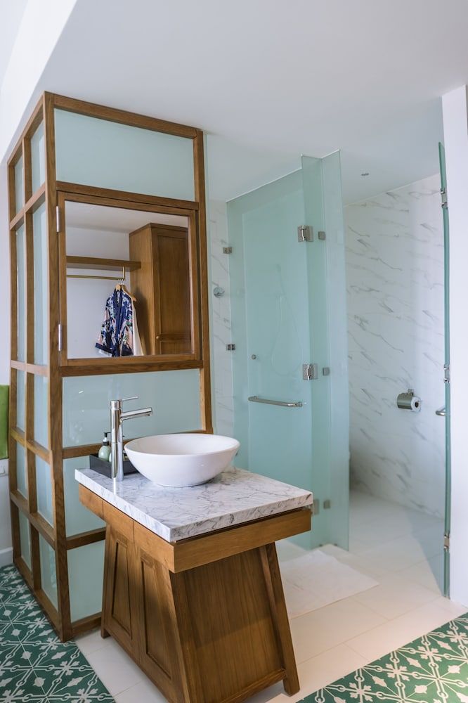 Vinh Hung Old Town Hotel Superior Room, City View 9