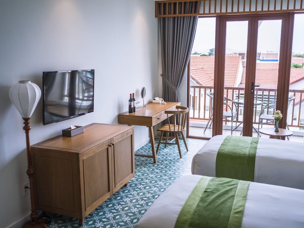 Vinh Hung Old Town Hotel Superior Room, City View 5