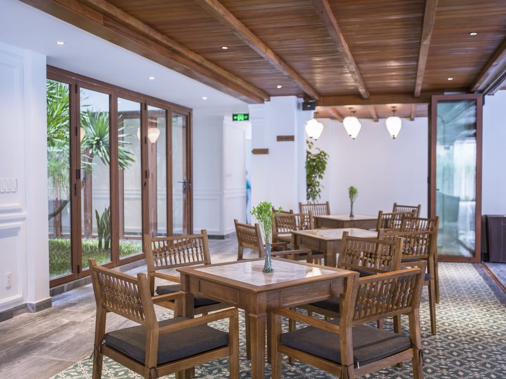 undefined Vinh Hung Old Town Hotel 7