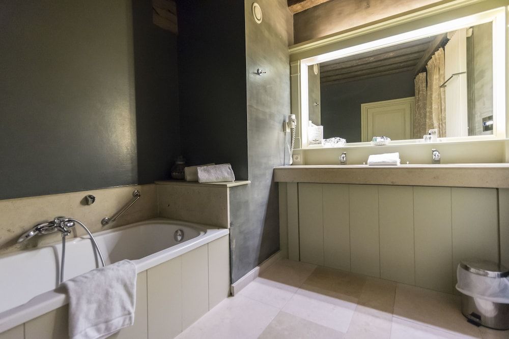 Canal View Hotel Ter Brughe by CW Hotel Collection Deluxe Double Room, Canal View 13