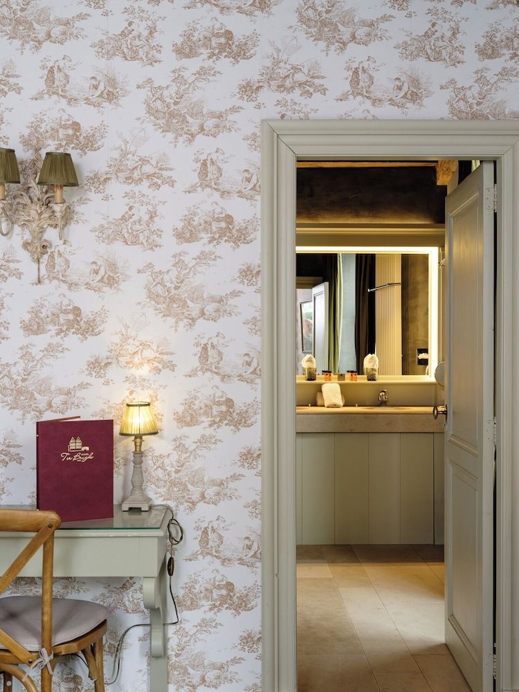 Canal View Hotel Ter Brughe by CW Hotel Collection Deluxe Double Room, Canal View 16