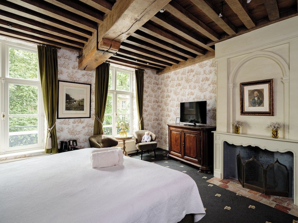 Canal View Hotel Ter Brughe by CW Hotel Collection Deluxe Double Room, Canal View 6