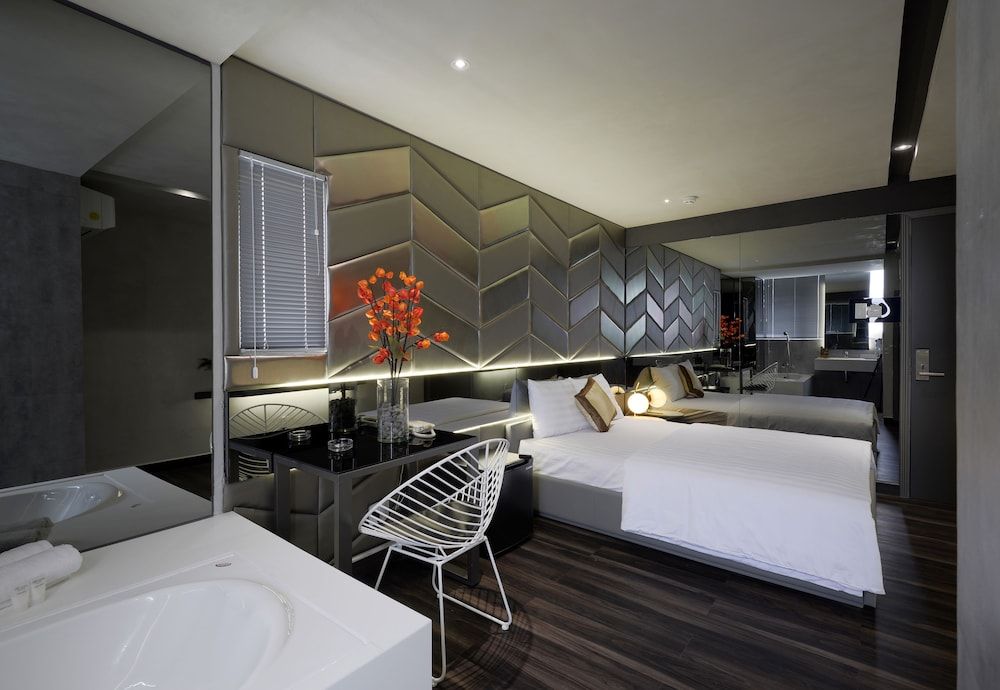 undefined Bonita Signature Hotel 8