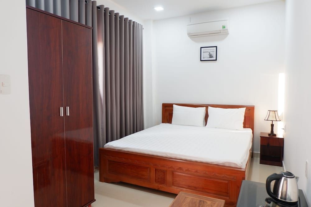 undefined White Lion House 2