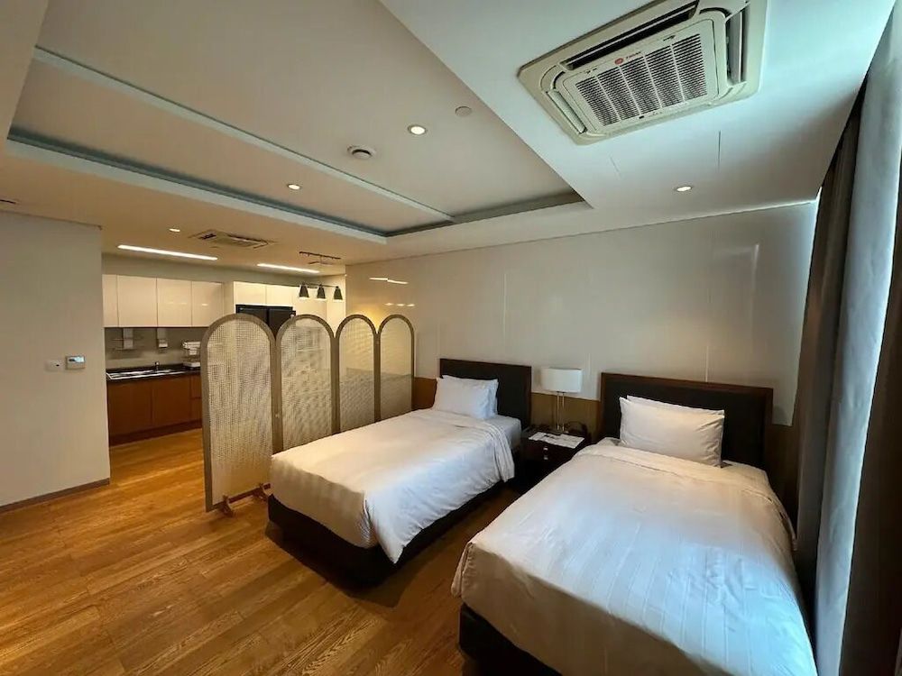 undefined Lotte The Residence 8