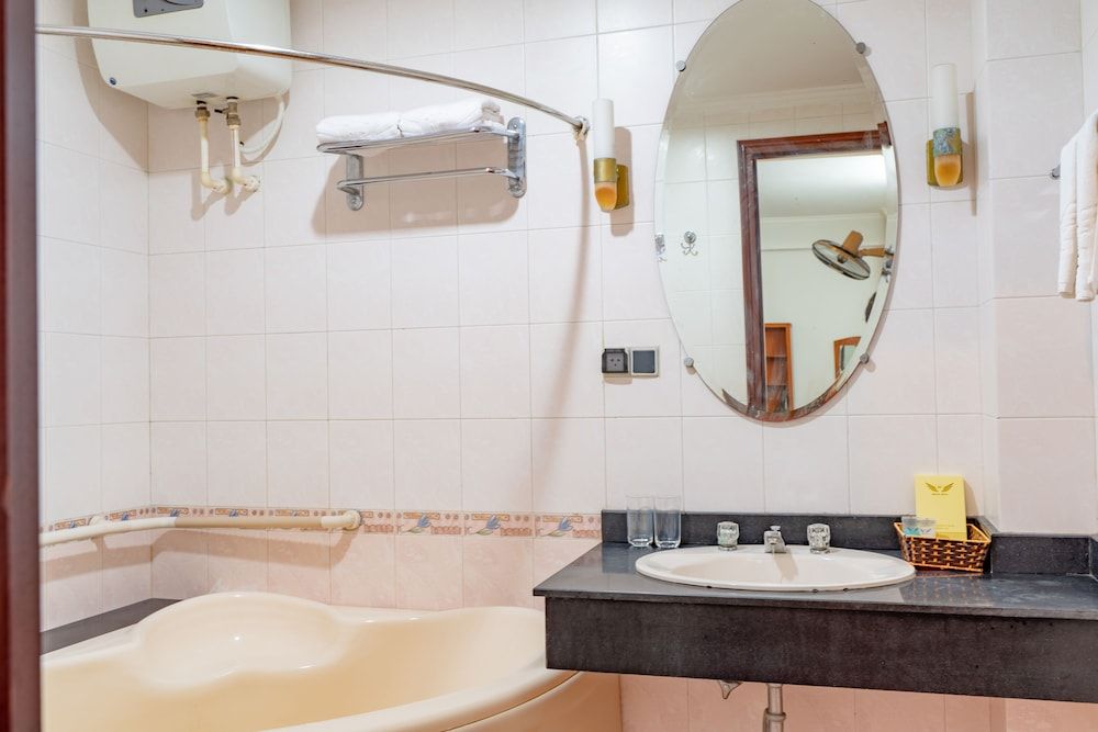 Draco QK3 Cat Ba Deluxe Suite 6